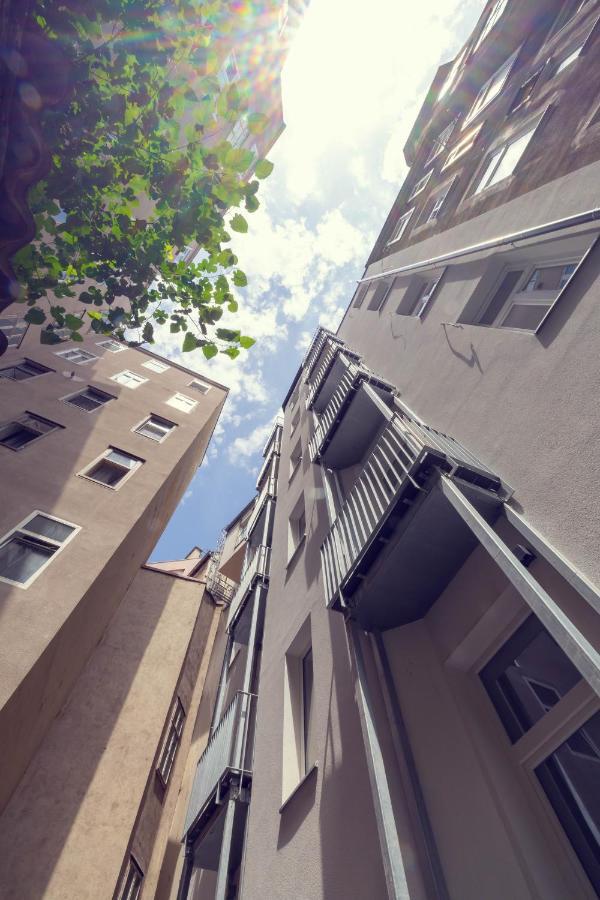 The 77 Alma Apartament
